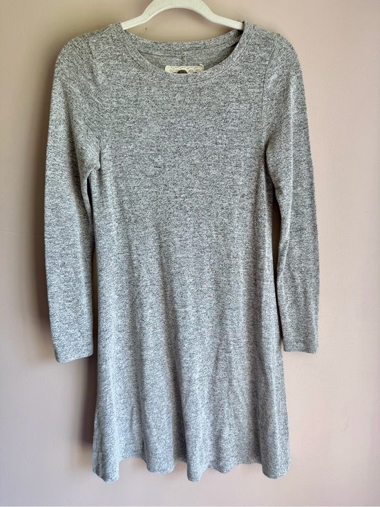 Cupio Dresses & Skirts - Cupio Gray Long Sleeve Fit Flare Knee Length Dress Crew Neck M